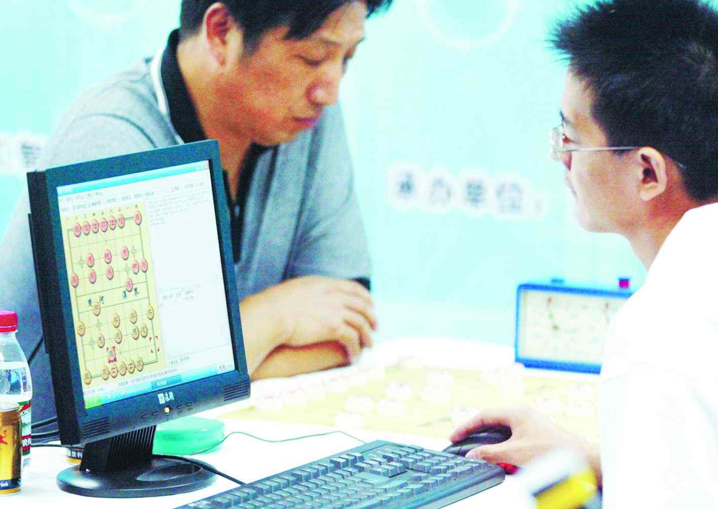 超强人机象棋苹果版:象棋拥有强大的群众基础， 为何如此沉沦？ 盘点背后的原因