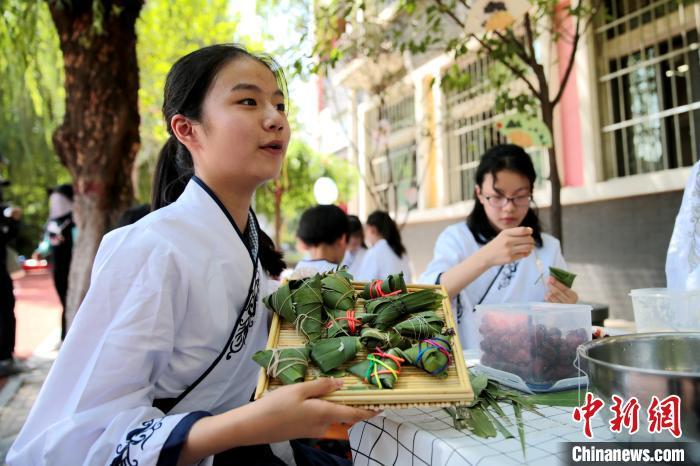 关于央视网新闻客户端旱地龙舟的信息